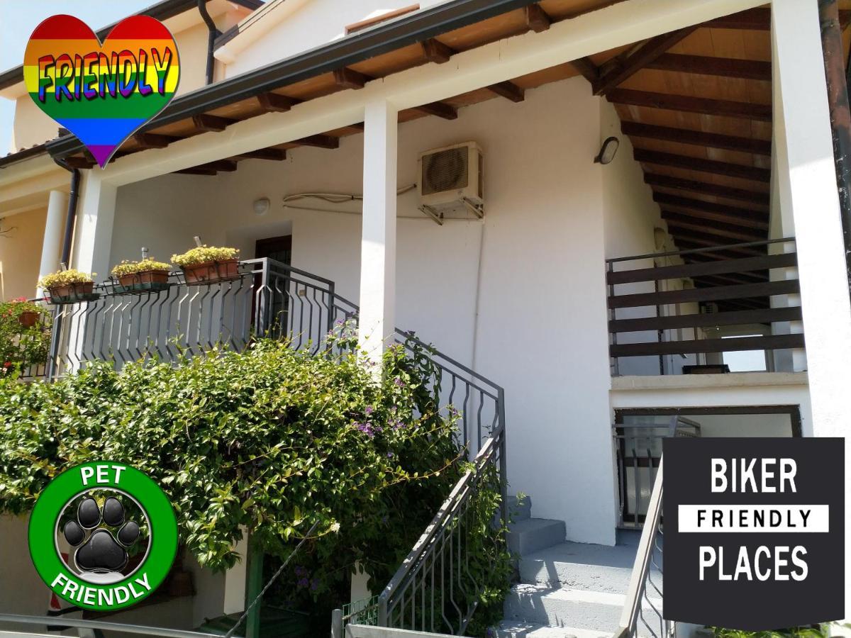 Happy Home Petrovija Exterior foto